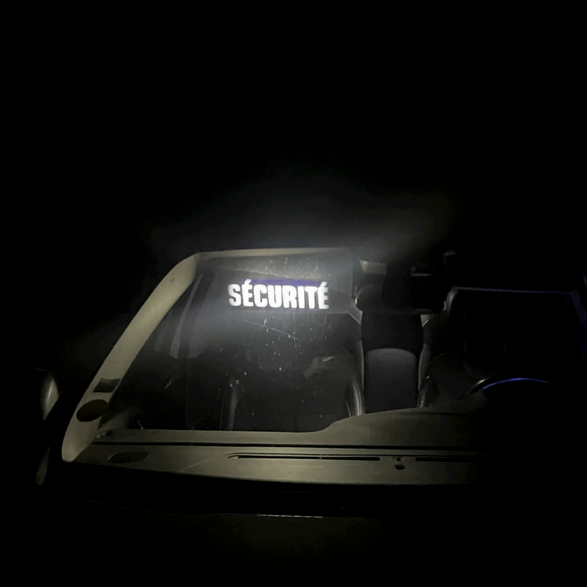Pare Soleil Lumineux LED Sécurité inside