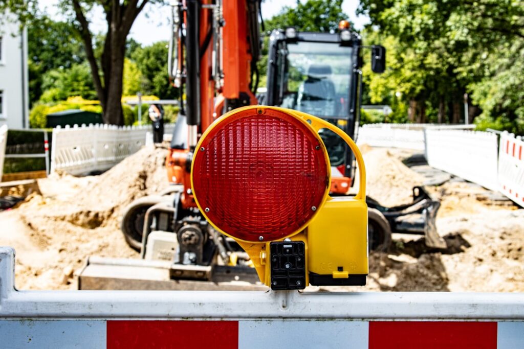 Pourquoi équiper son utilitaire d'un gyrophare LED sur chantier