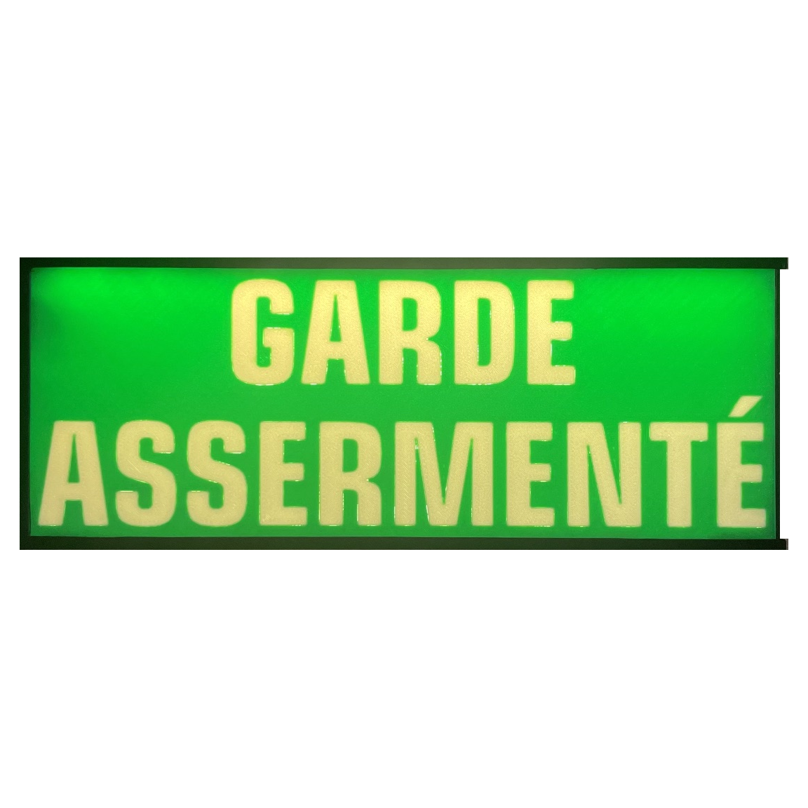 Panneau vert portant l'inscription « GARDE ASSEMBLÉE »